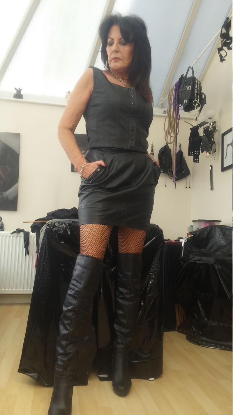 Dominatrix In Swindon